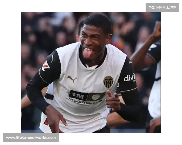 英媒称阿森纳若错失埃泽将全力追求卢克曼成为新引援目标 英媒称阿森纳若错失埃泽将全力追求卢克曼成为新引援目标