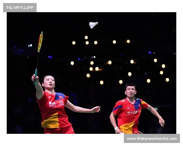 羽毛球世锦赛决赛中国组合背后击球连连夺目精彩瞬间引爆全场 羽毛球世锦赛决赛中国组合背后击球连连夺目精彩瞬间引爆全场